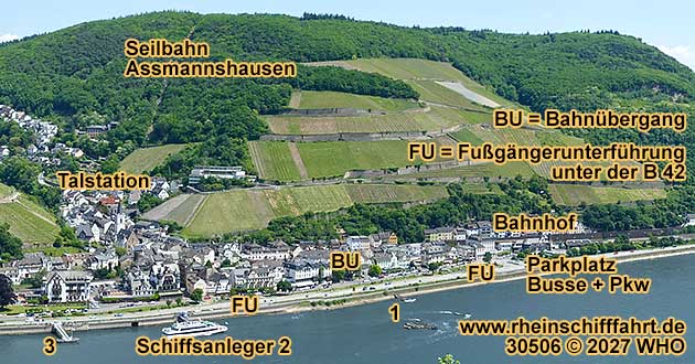 Blick auf das Rheinufer in Assmannshausen mit den Schiffsanlegern 1 bis 3 sowie den Pkw- und Busparkpl�tzen am Bahnhof